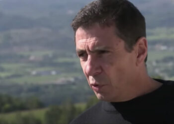 LE JEU DANS LA PEAU, SEBASTIEN BERTRANK, FACETIEUX ENTRAÎNEUR DE RUGBY.